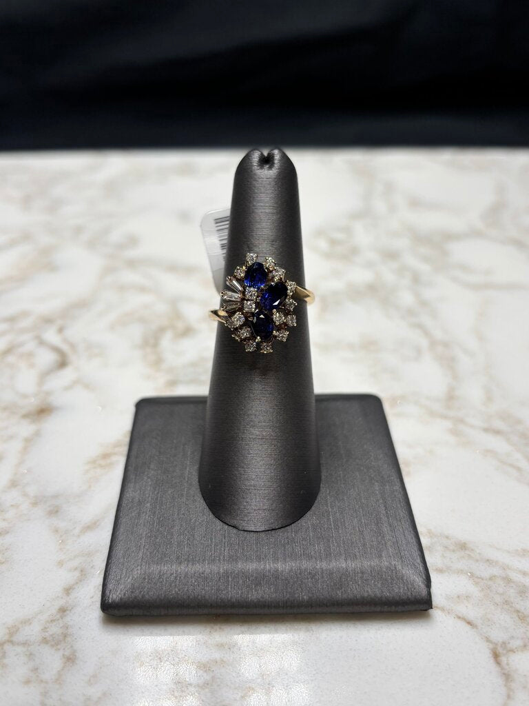 14KT YG 3 OVAL SAPPHIRE STONES W/ BAG & RB CLUSTER RING SZ 6.5