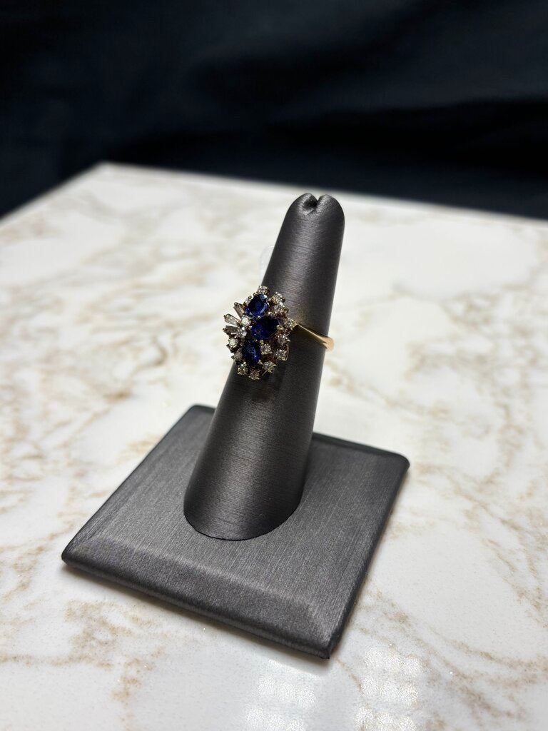 14KT YG 3 OVAL SAPPHIRE STONES W/ BAG & RB CLUSTER RING SZ 6.5