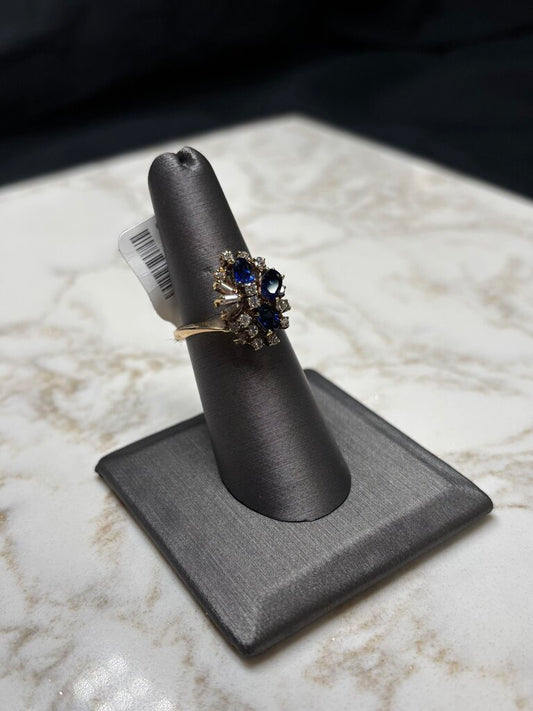 14KT YG 3 OVAL SAPPHIRE STONES W/ BAG & RB CLUSTER RING SZ 6.5