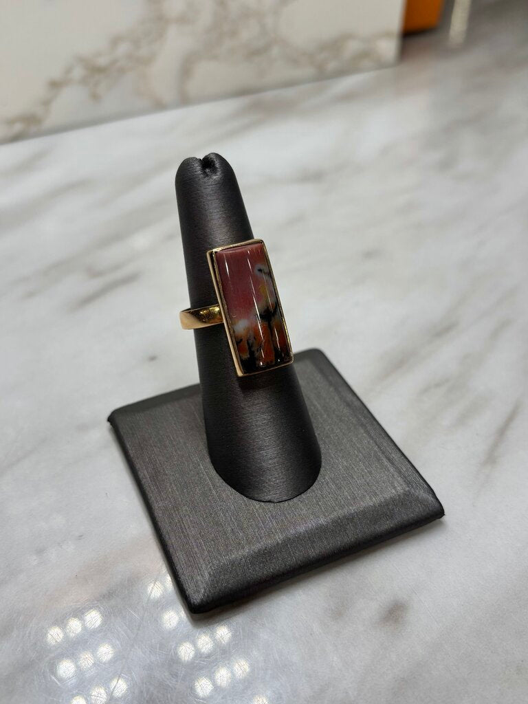 18KT YG AGATE RETANGULAR BEZEL SET RING SZ 7.5