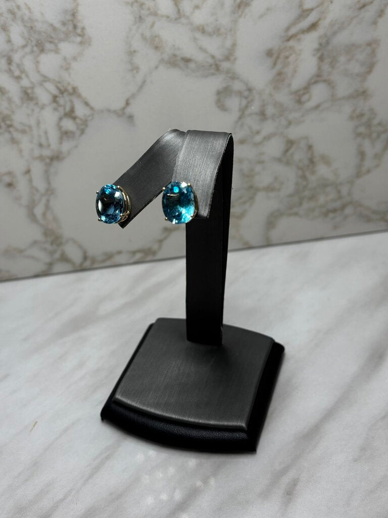 14KT YG LARGE OVAL BLUE TOPAZ STUD EARRINGS