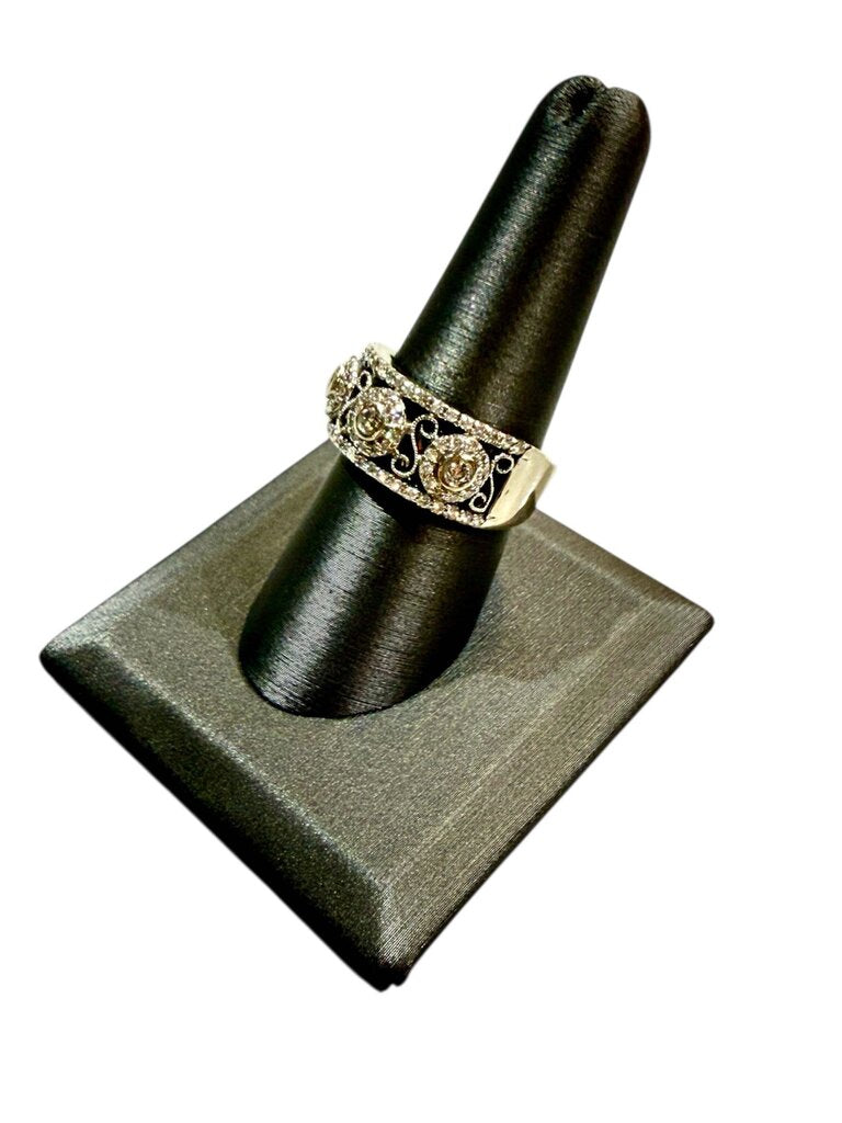 14KT WG .65CTTW WIDE BAND VS2 I RING SZ 8 W/PAPERS