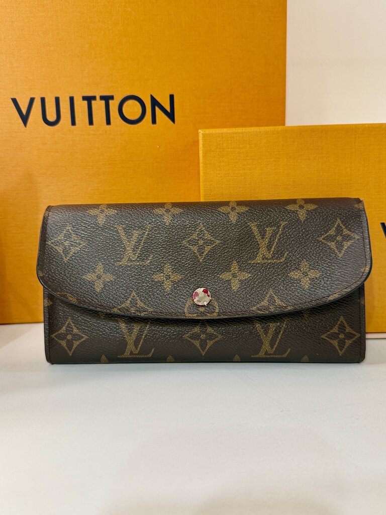 LV MONOGRAM FUCHIA INTERIOR