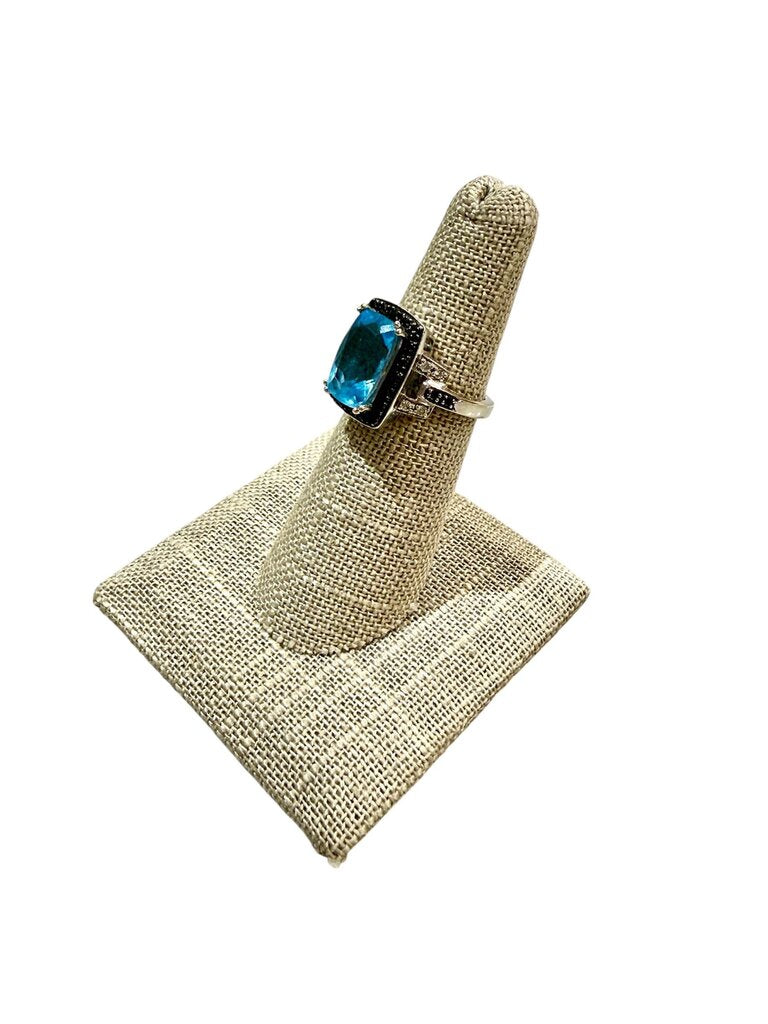 10KT WG CUSHION CUT BLUE TOPAZ W/BLK &WHT DIAMOND HALO FASHION RING SZ 5.5