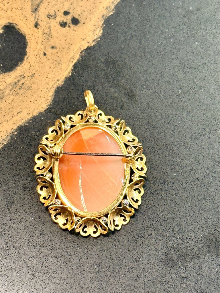 18KT YG LARGE CAMEO FACING RIGHT W/ PENDANT OPTION