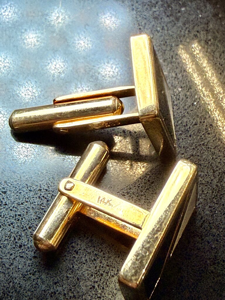 14KT YG MOP/BLACK ONYX CUFF LINKS