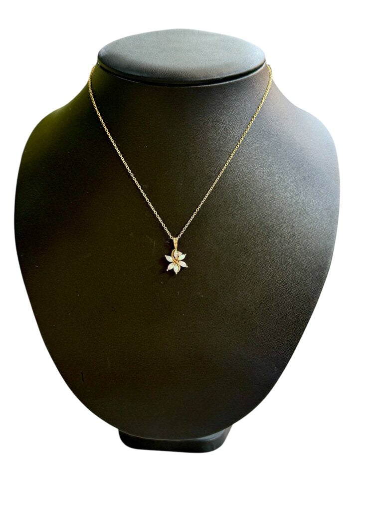 14KT YG OPAL FLOWER PENDANT ON SS/GP CHAIN