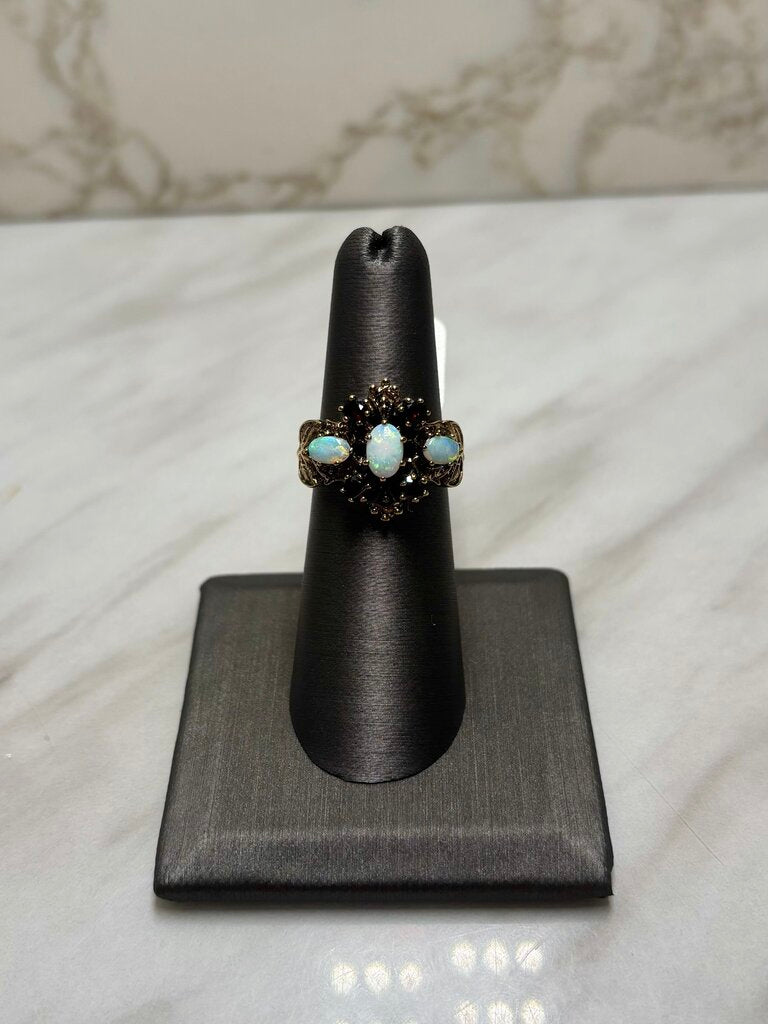 14KT YG OVAL OPALS W/GARNET ACCENT FILIGREE DESIGN RING SZ 6.5