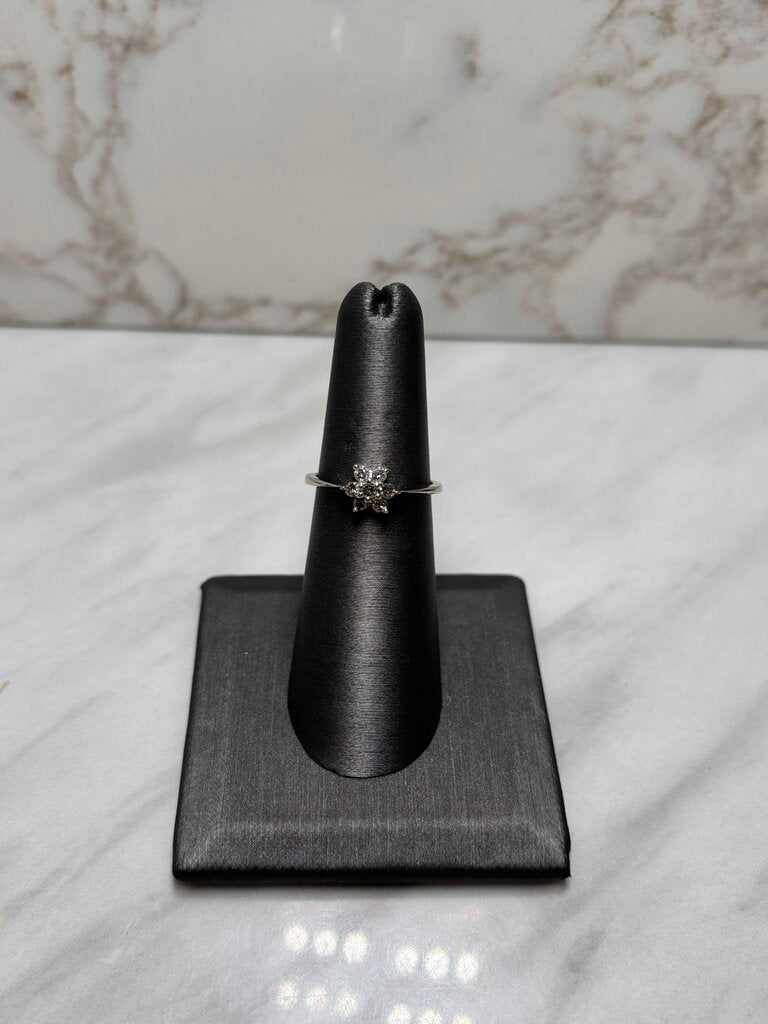 14KT WG FLOWER DIAMOND DESIGN RING SZ 5.25