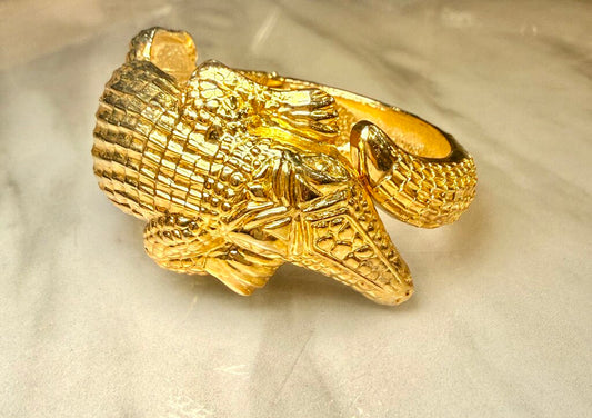 PLATED/COSTUME ALEGATOR BANGLE BRACELET