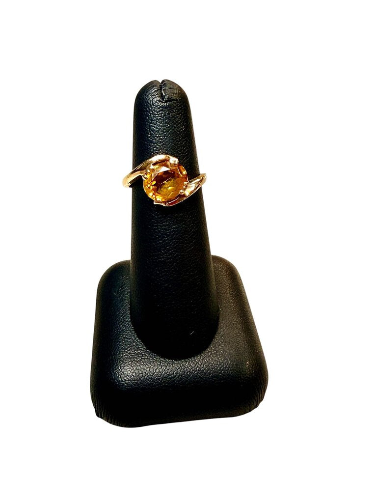 10KT YG BYPASS BAND W/YELLOW TOPAZ RB SZ 5.5