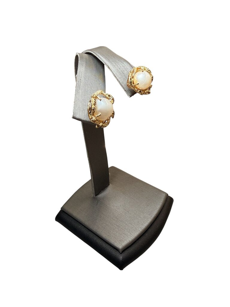14KT YG BOROUQUE LG PEARL W/WREATH DESIGN HALO STUD EARRINGS