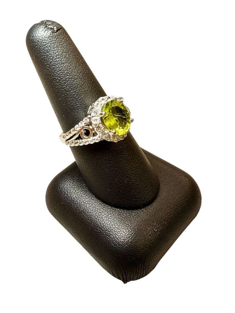SS OVAL PERIDOT HALO STYLE RING SZ 8