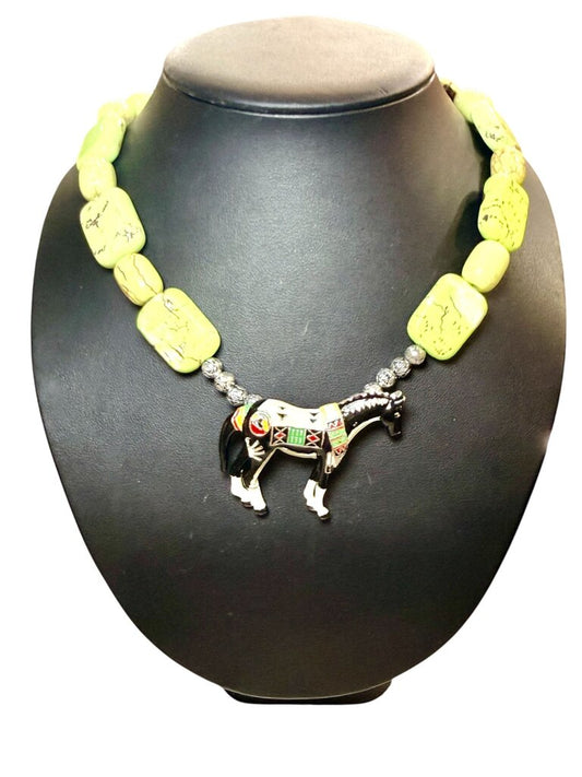 DYED GREEN HOWLITE BEADS W/HORSE PENDANT