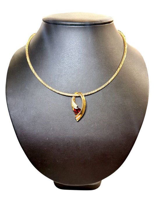 14KT YG OMEGA W/TRILLION GARNET W/3RB SLIDE PENDANT