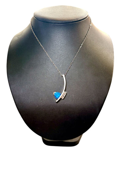 SS LG CREATED TRILLION CUT SAPPHIRE W/4ALEXANDRITE STONE PENDANT ON PLATED CHAIN